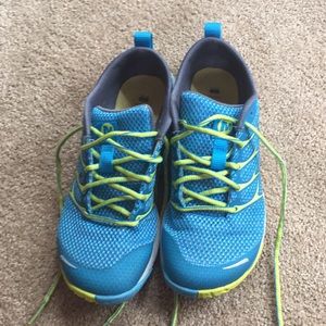 Gently used merrel shoes